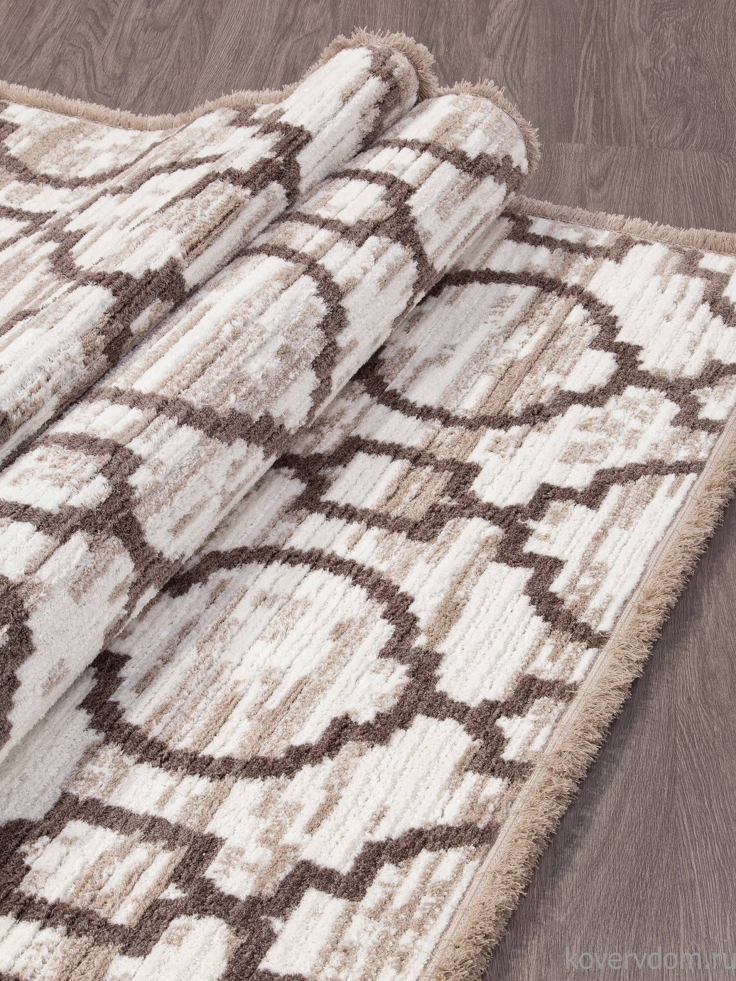 Ковер JOLI A947AF P.WHITE / CARMINE